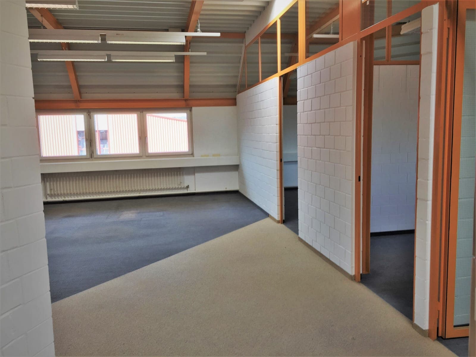 Bürofläche mit Dachkonstruktion an der Buzibachstrasse 30 in Rothenburg